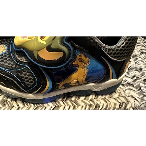 Disney The Lion King Toddler Boy Sz 8 Light Up Hook Loop Athletic Fashion Shoes - Picture 10 of 10